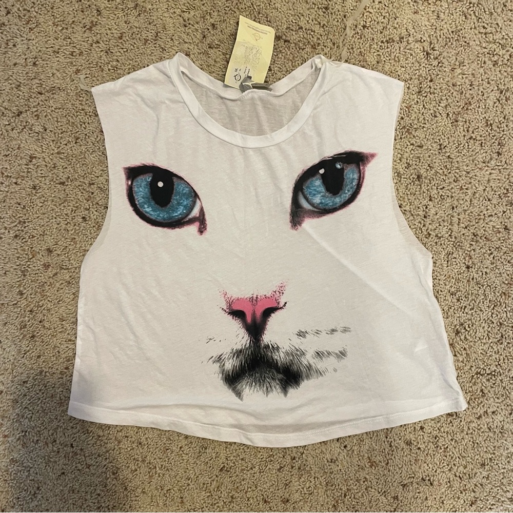 NWT size M white cropped tank with a cat face design
